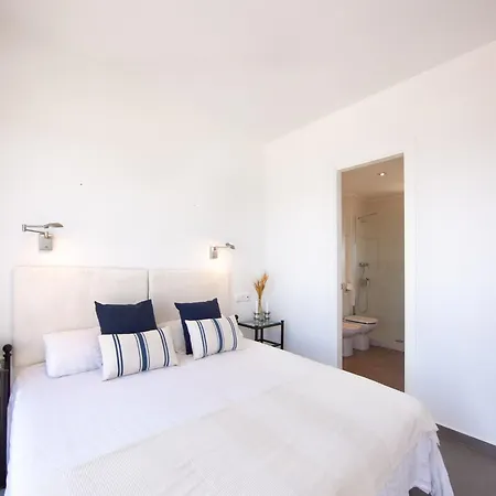 In Steps From Sandy 아파트 *