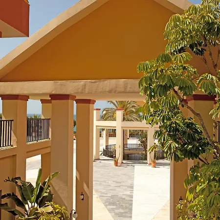 Апартаменти In Steps From Sandy *