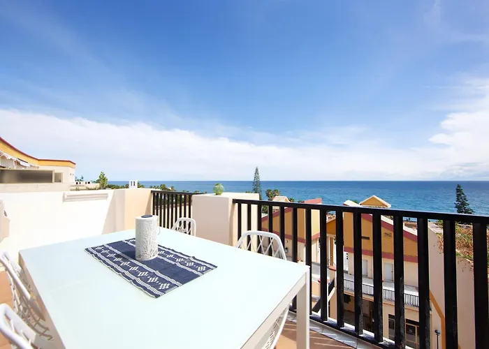 In Steps From Sandy Apartament *