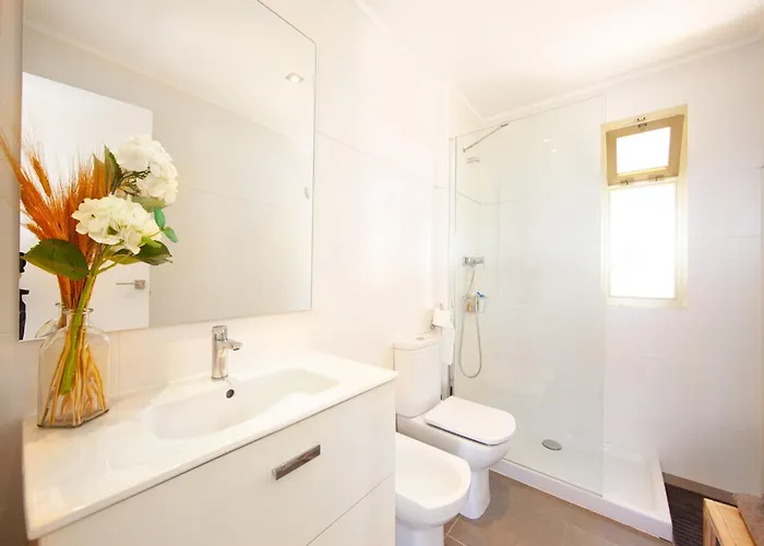 In Steps From Sandy Apartament