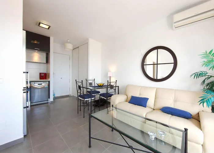 Apartament In Steps From Sandy Marbella