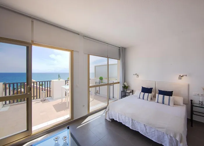 Apartament In Steps From Sandy Marbella
