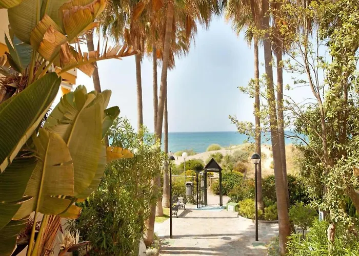 In Steps From Sandy * Marbella