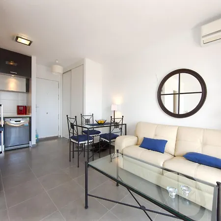 Apartman In Steps From Sandy Marbella